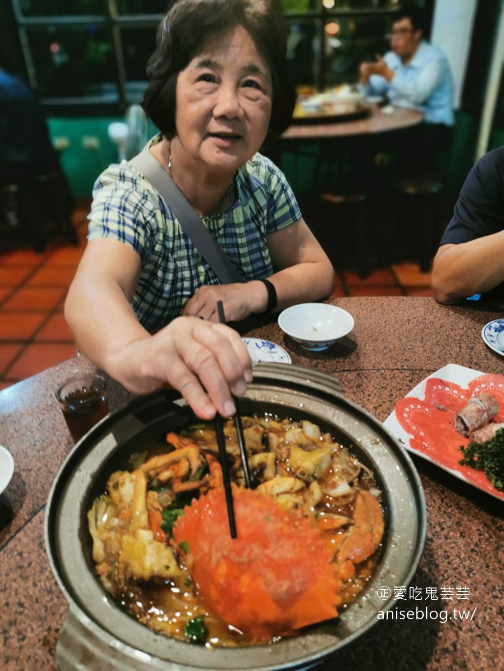 大白鯊海產，有小橋流水庭園的海鮮熱炒店