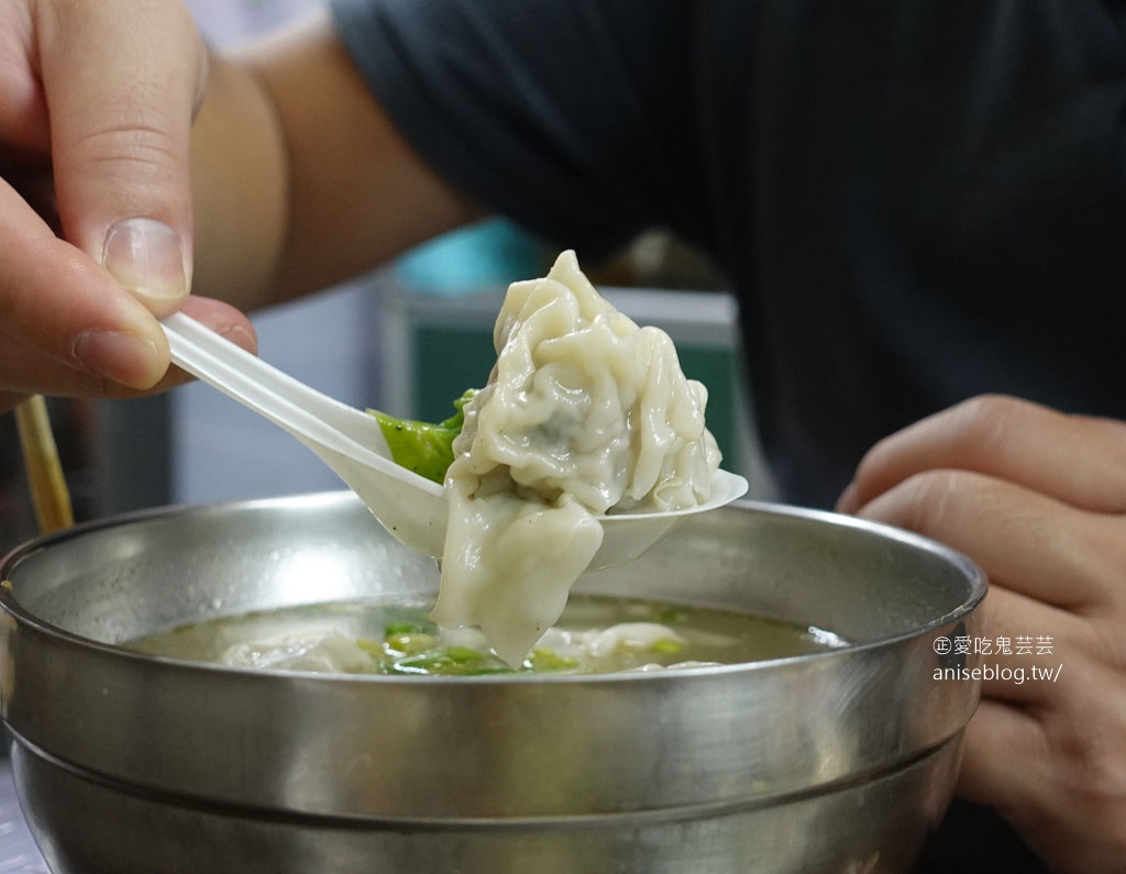 嘉義老張麵店，轉大人青少年最愛，超便宜超大碗銅板價，我們被擊敗了！Orz