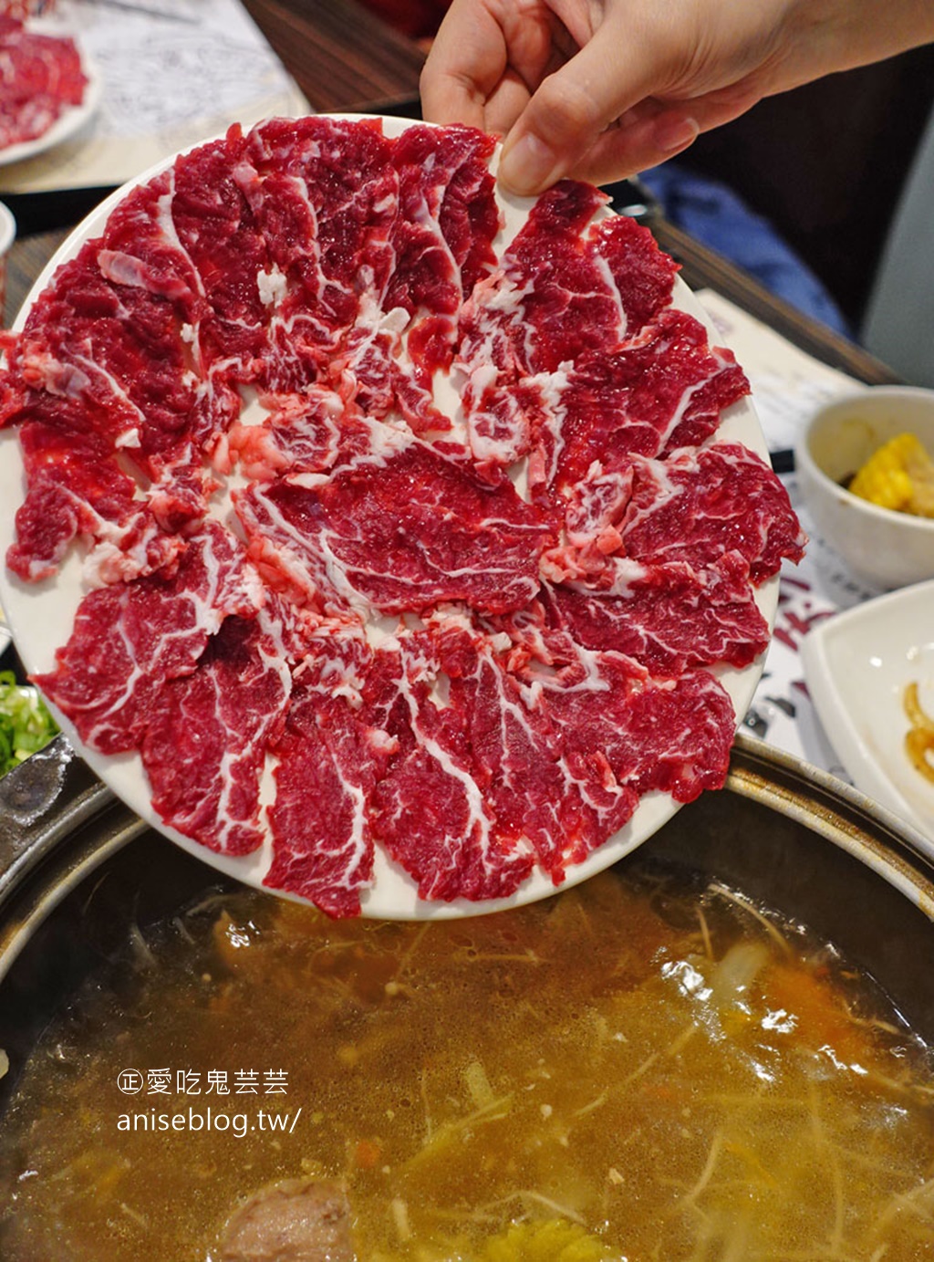 尚牛二館台灣牛肉湯，台南來的溫體牛，火鍋肉片超美味！@2020米其林必比登推薦