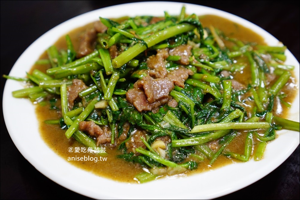 新營人牛肉，台灣牛料理熱炒宵夜，延三夜市美食(姊姊食記)