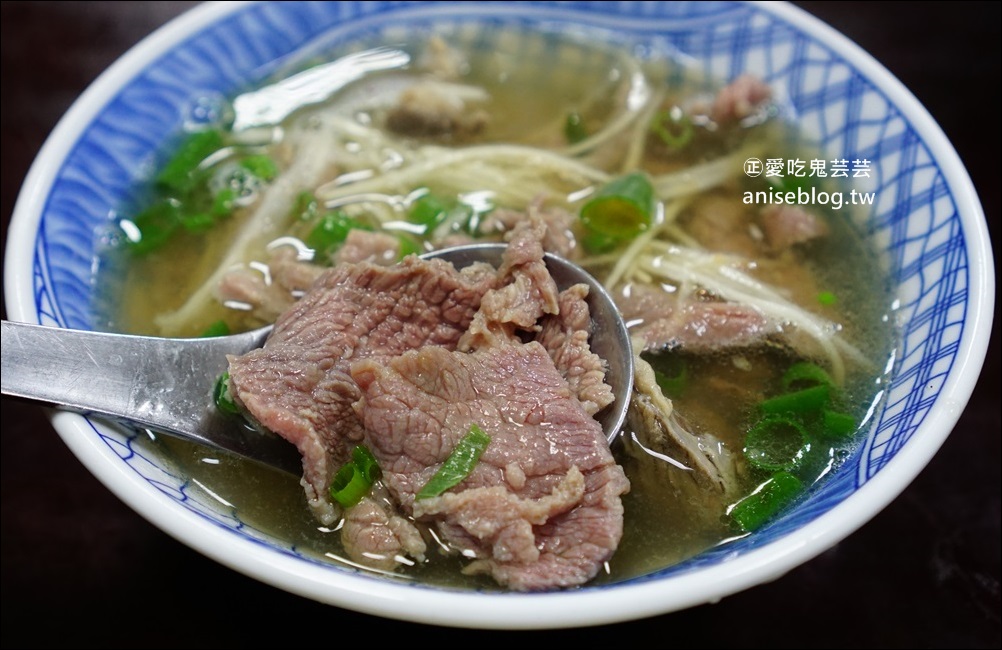 新營人牛肉，台灣牛料理熱炒宵夜，延三夜市美食(姊姊食記)