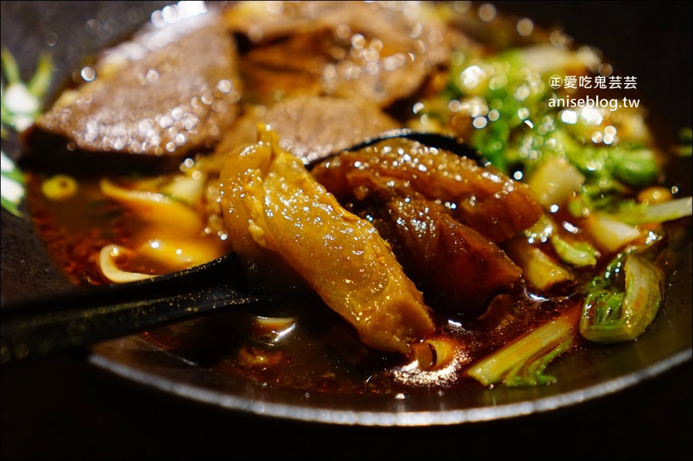 古月香熬粹牛肉麵，基隆在地推薦超人氣排隊美食(姊姊食記)