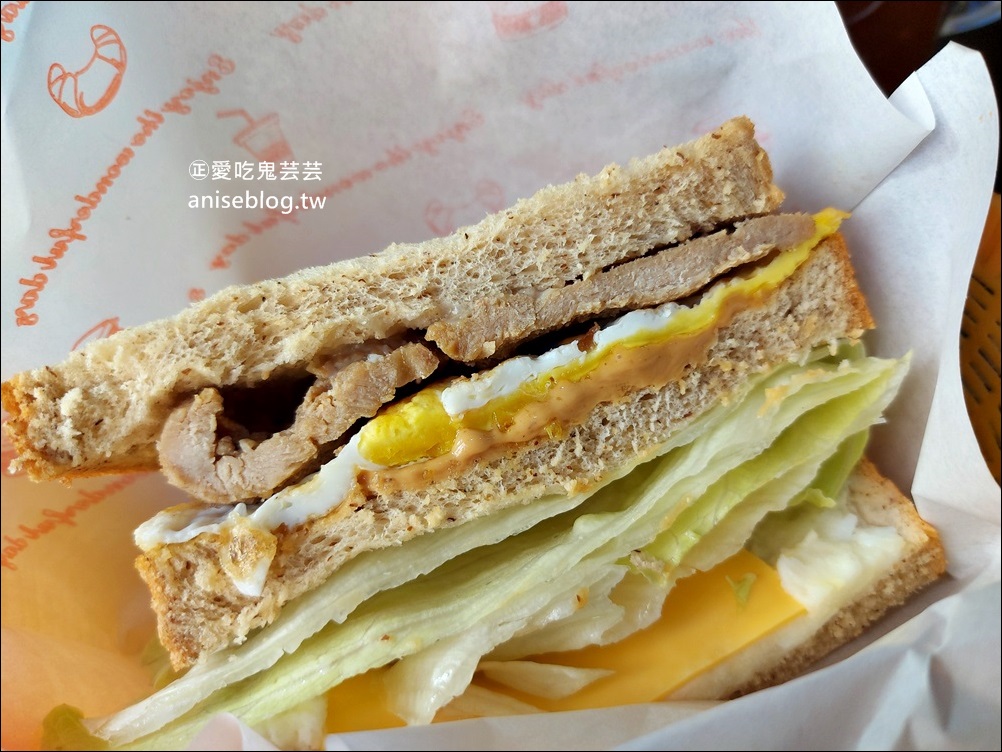 双胞胎手工蛋餅捲ㄦ，捷運士林站巷弄早餐美食(姊姊食記)