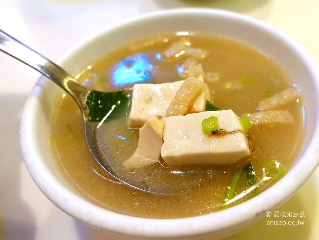 東一排骨台北總店，懷舊美味排骨飯，飄香40多年