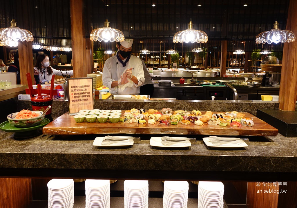 欣葉日本料理站前店，銀髮族、兒童、素食族群友善，壽星扭蛋開運生日禮！