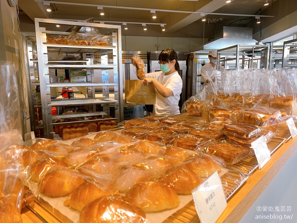 TREES BREAD 古亭店．超好吃生吐司一試成主顧（跌倒阿姨食記）　