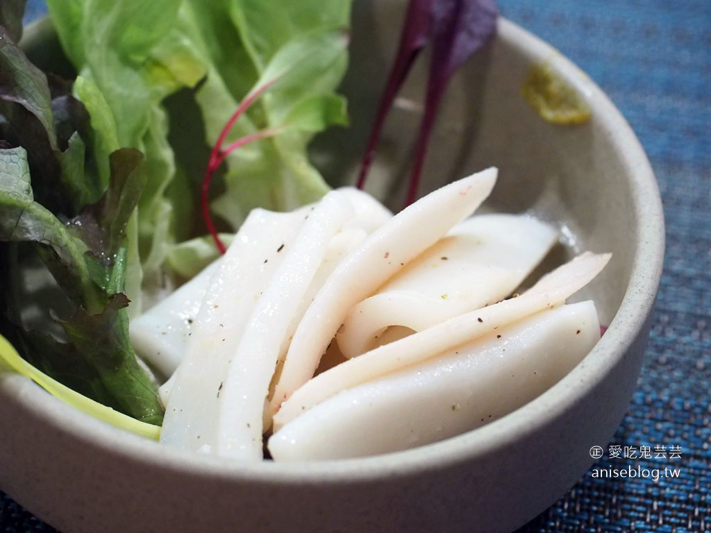 奉鐵板，私廚無菜單料理，好食物x好酒，這裡揪竟是餐廳還是酒吧？氣氛也太嗨了吧！