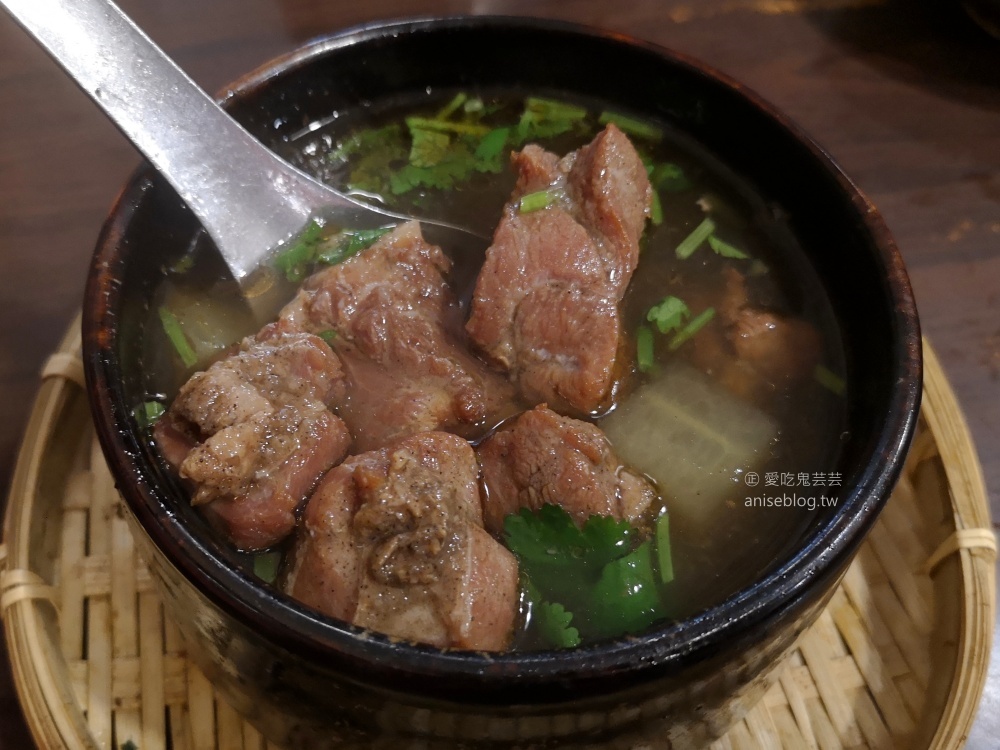 何家排骨酥湯、筒仔米糕，捷運西門站古早味美食(姊姊食記)