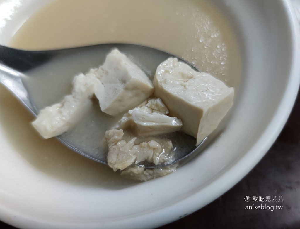 天天鮮排骨飯，天天排隊，最愛蝦仁飯！(內附全家福元宵)