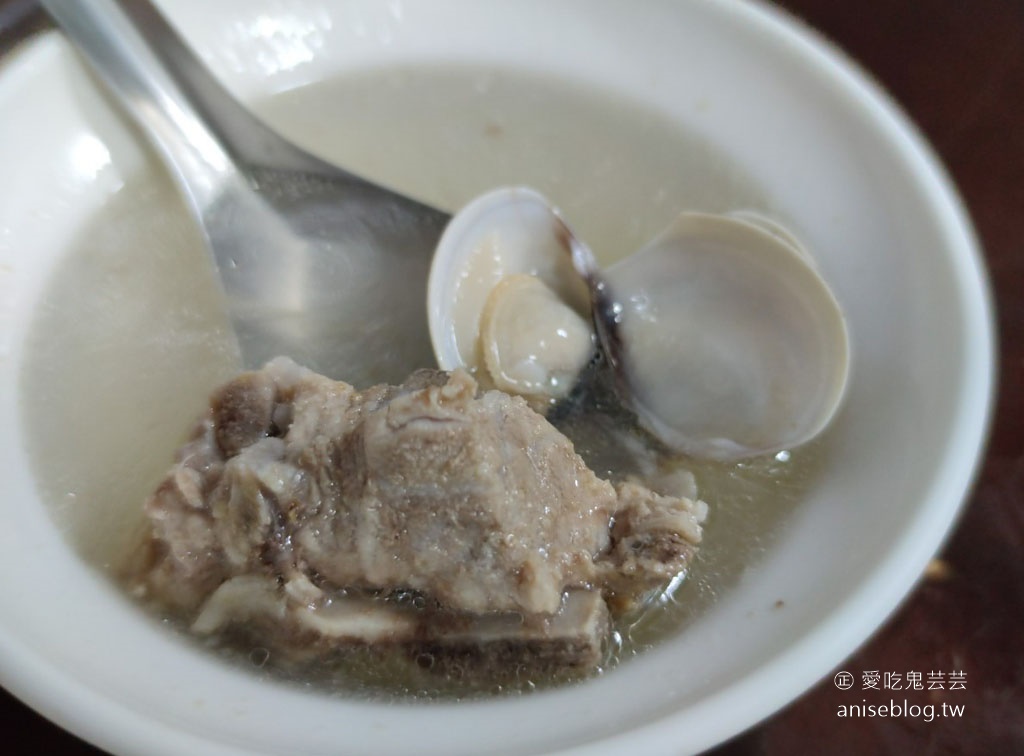 天天鮮排骨飯，天天排隊，最愛蝦仁飯！(內附全家福元宵)