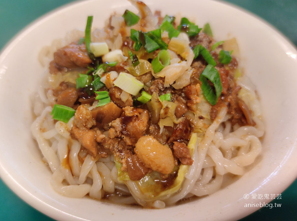 馬祖南竿宵夜場 | 華記麻辣鍋美食館，乾麵好吃到炸裂，台灣吃不到！