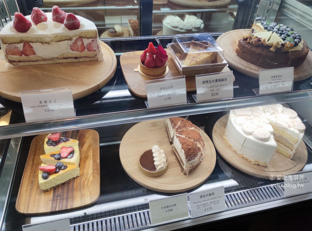 Miss V Bakery Cafe 赤峰店，捷運中山站甜點咖啡，聽說肉桂捲厲害，但我只有看到它沒吃到…..