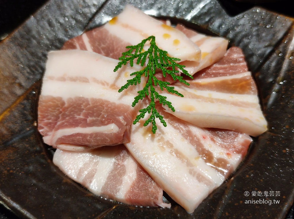 碳佐麻里高雄美術館旗艦店，來自台南的超人氣燒肉店