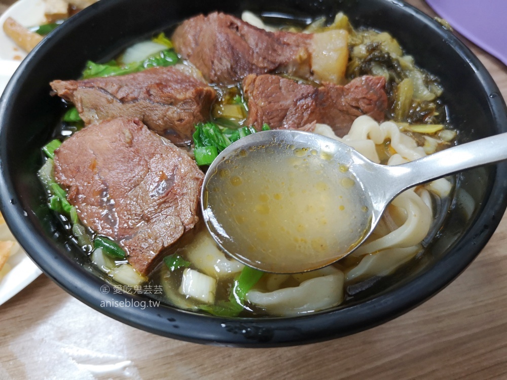 張記鍋貼牛肉麵，隱身小巷內的平價小吃，西門站中山堂旁美食(姊姊食記)