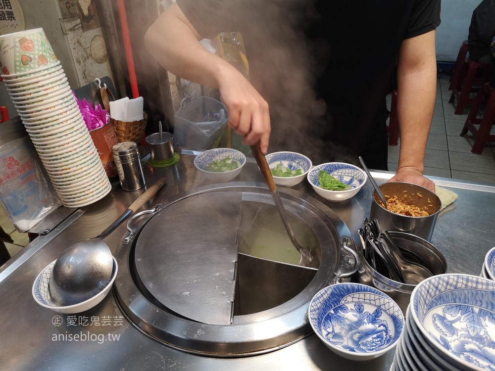 大觀園鹹湯圓、豬肝腸+林家三鮮水餃，基隆仁愛市場美食(姊姊食記)