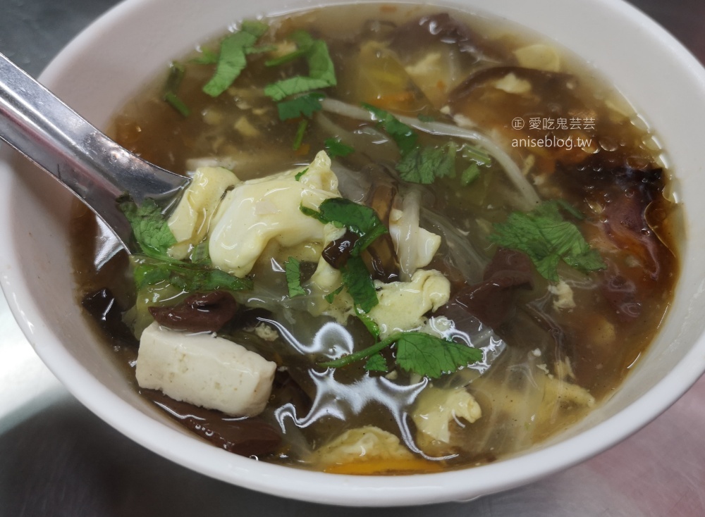 大觀園鹹湯圓、豬肝腸+林家三鮮水餃，基隆仁愛市場美食(姊姊食記)