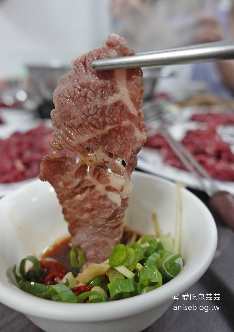 湖東牛肉館，最喜歡的台南牛肉鍋，推薦必訪！(咦？地址在高雄？😂)