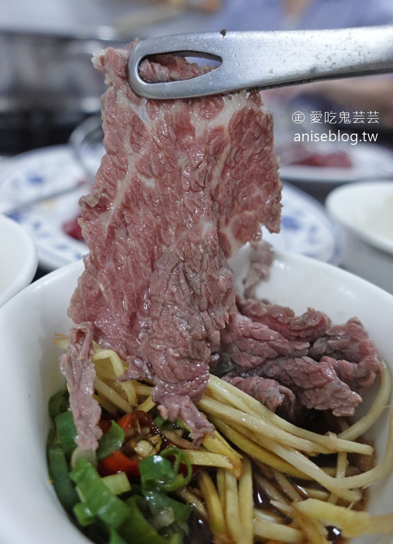 湖東牛肉館，最喜歡的台南牛肉鍋，推薦必訪！(咦？地址在高雄？😂)