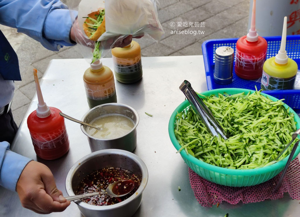 澎湖小吃 | 郵局蔥油餅、蔬脆蛋餅，兩家觀光客、在地人都激推的小吃店