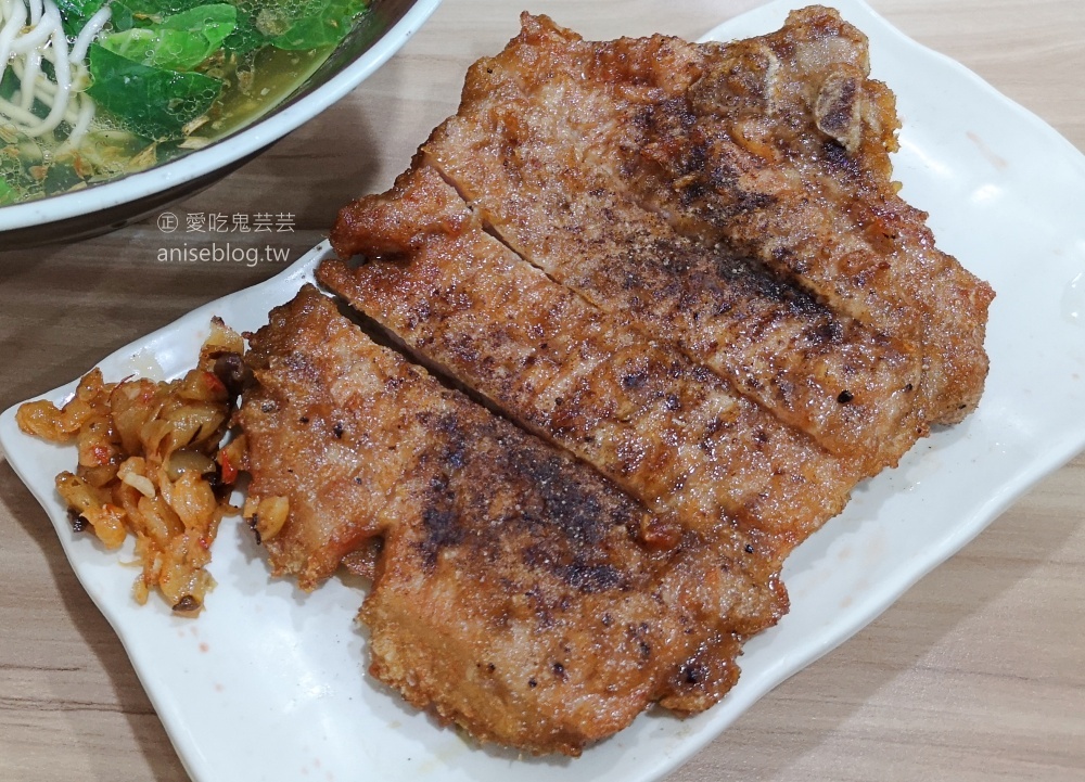 興欣排骨(新欣排骨)，永和頂溪站外帶便當美食(姊姊食記)