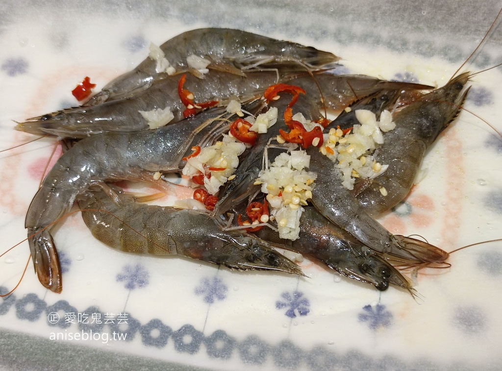 雞湯大叔 | 蔬菜箱+嚴選海陸+雞湯包+雞蛋，各式食材超值新鮮，雙北指定區域，今天訂明天到！