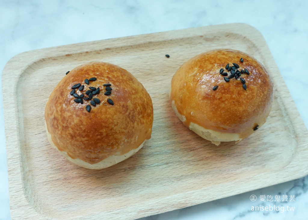 麵包冠軍王鵬傑的「心蛋黃酥」@莎士比亞烘焙坊，南臺灣最高貴蛋黃酥