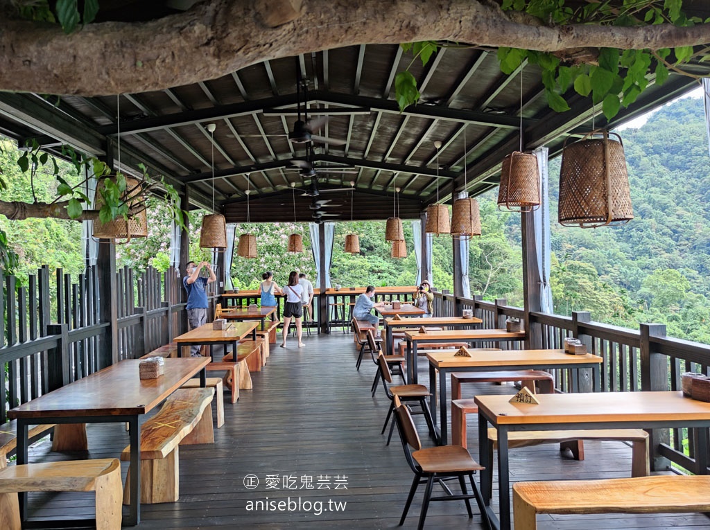 游芭絲鄒宴餐廳，阿里山上的原住民特色料理，景觀無敵！