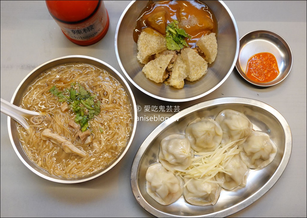 冠捷脆皮黃金肉圓，炸肉圓皮厚Q脆好特別！(松山/饒河街美食)