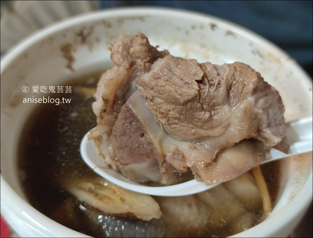 永樂夜市關帝廟無名蘿蔔糕，彰化深夜食堂，超夯排隊燉湯行動發財車@1001個故事報導