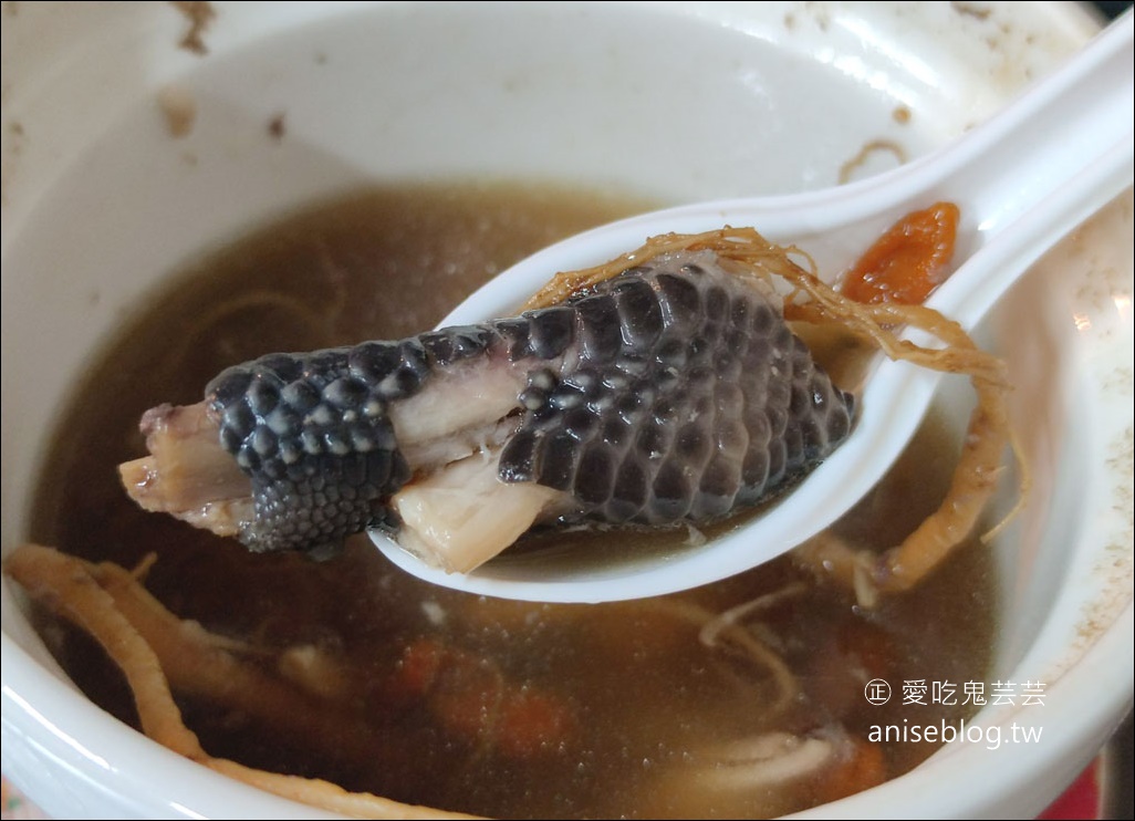 永樂夜市關帝廟無名蘿蔔糕，彰化深夜食堂，超夯排隊燉湯行動發財車@1001個故事報導