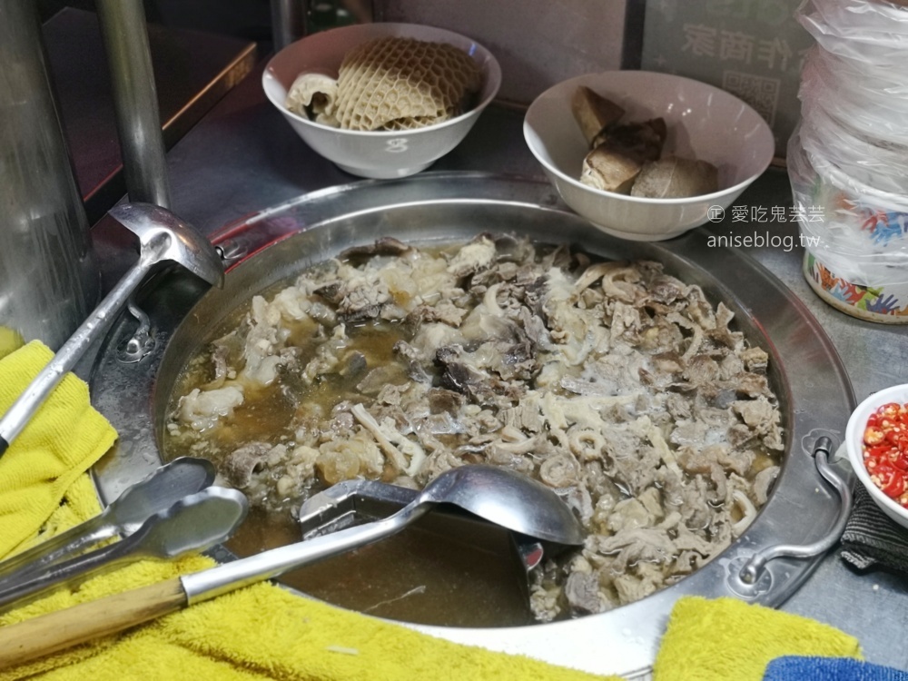 延三溫體牛，鮮美清燙牛肉湯、炒牛肉，大橋頭站美食(姊姊食記)