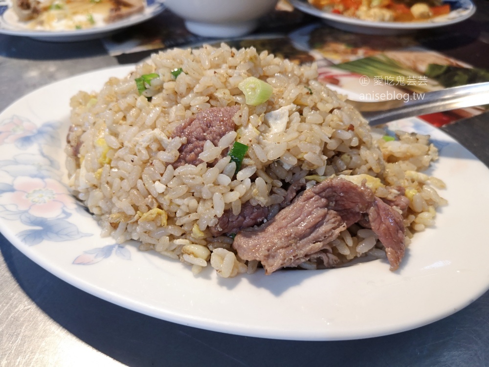 延三溫體牛，鮮美清燙牛肉湯、炒牛肉，大橋頭站美食(姊姊食記)