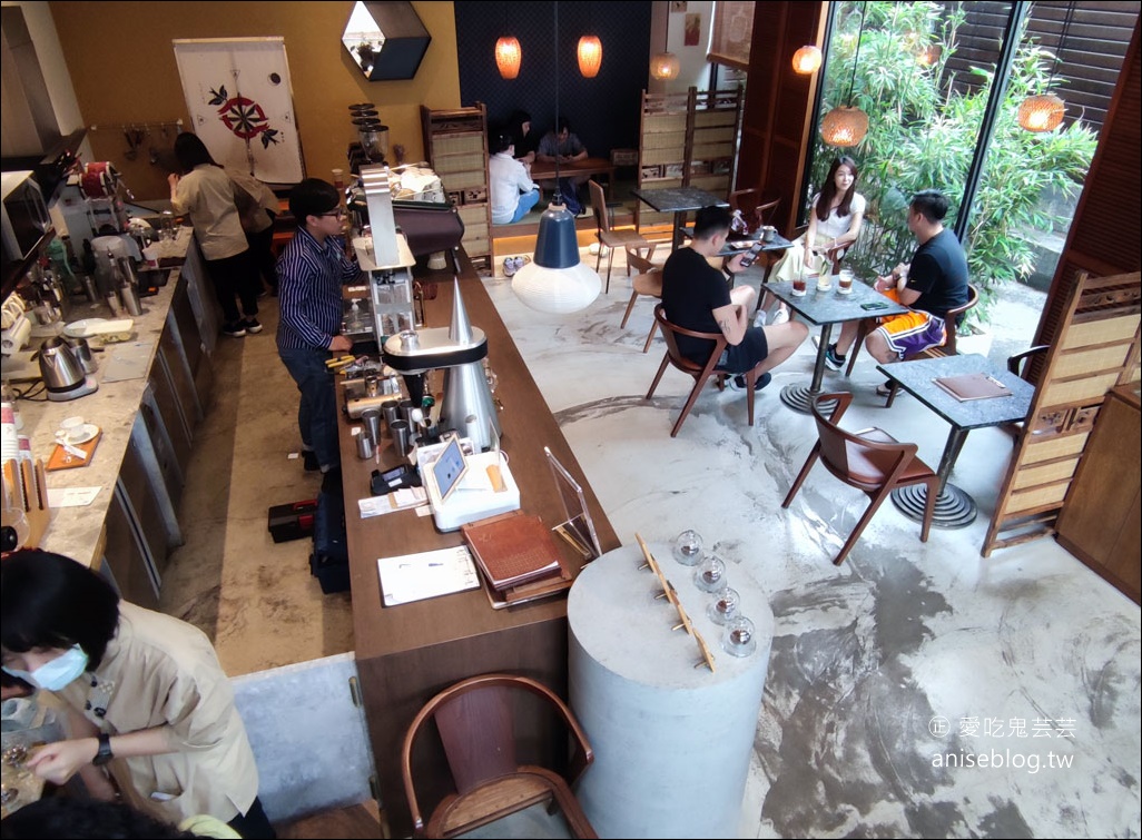 握咖啡Oh！Cafe台南赤崁樓店，日系風格、世界冠軍烘豆師烘焙監製的咖啡專門店