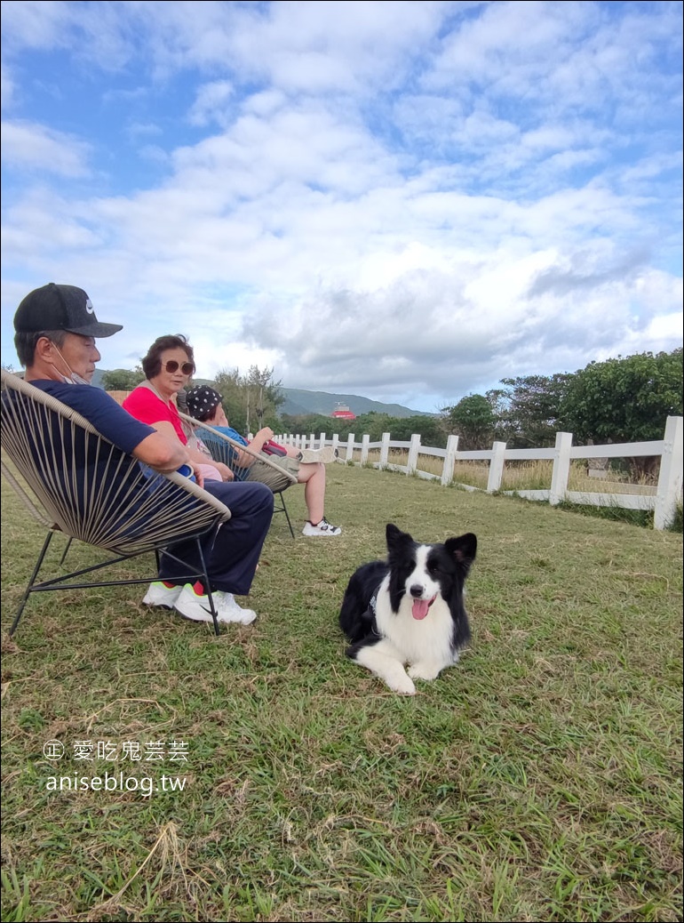 草地餐桌實驗室，草地 x 大海 x 藍天白雲