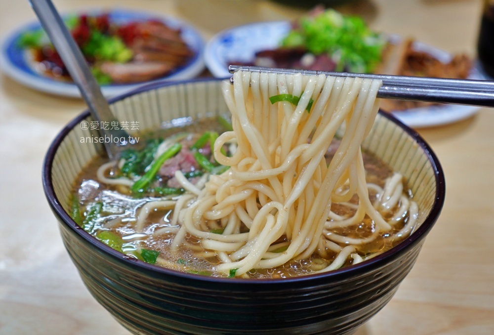 廖家牛肉麵中原街，行天宮站美食(姊姊食記)