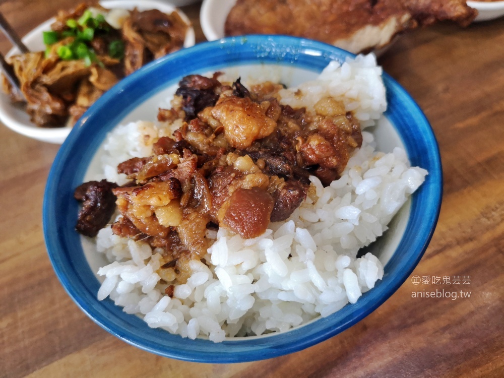 八里一品，現炸排骨厚實美味，招牌排骨酥麵，八里美食(姊姊食記)