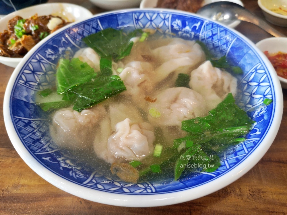 八里一品，現炸排骨厚實美味，招牌排骨酥麵，八里美食(姊姊食記)