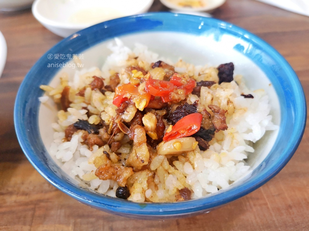 八里一品，現炸排骨厚實美味，招牌排骨酥麵，八里美食(姊姊食記)