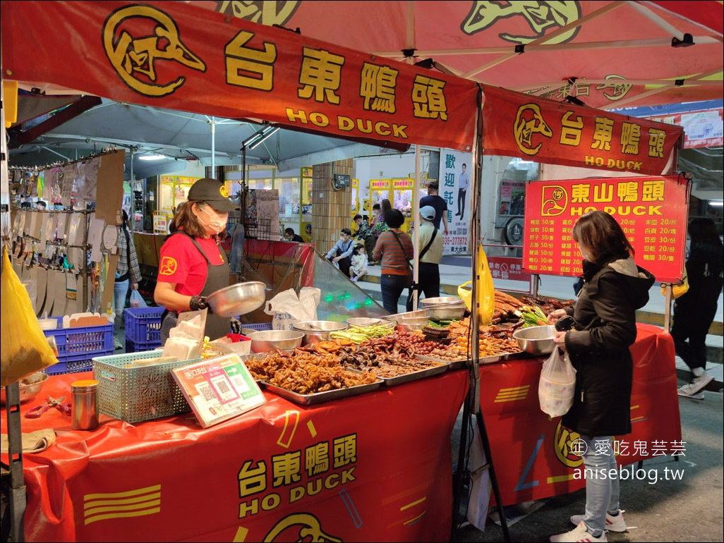 一次挑戰12攤！在地人激推的台東觀光夜市