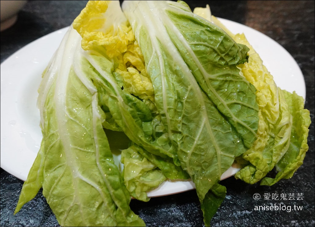 阿財牛肉湯(安平二店)，溫體牛肉大塊又嫩又好吃，推！