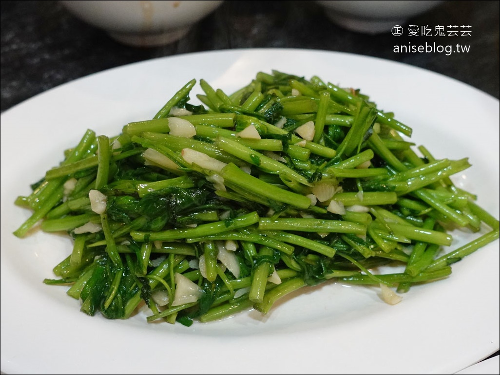 阿財牛肉湯(安平二店)，溫體牛肉大塊又嫩又好吃，推！