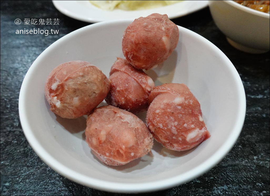 阿財牛肉湯(安平二店)，溫體牛肉大塊又嫩又好吃，推！