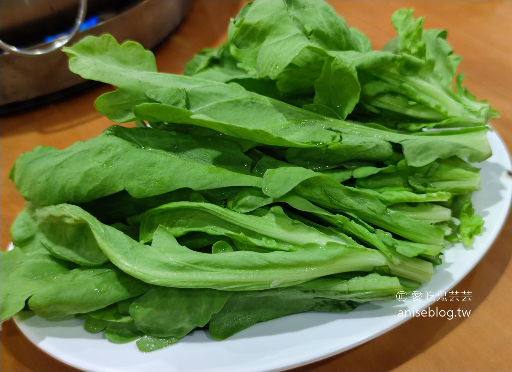 N訪夫妻肺片，鴨血豆腐狂加到滿出來，原來油條這樣吃！