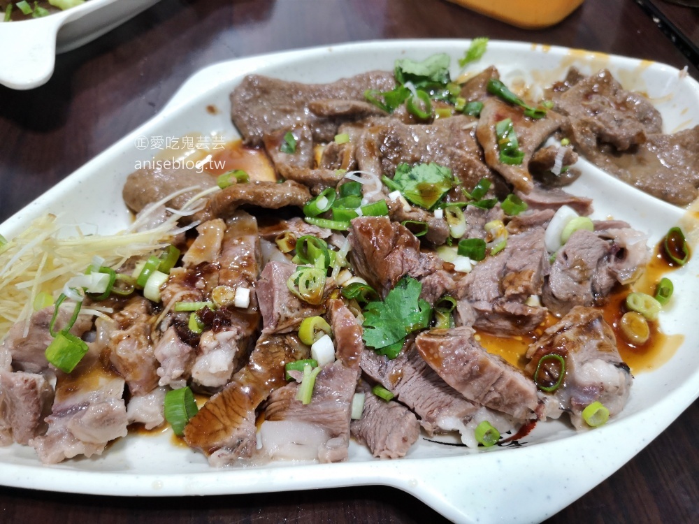 石碇頭骨肉老店，平日下雨天也排隊的好滋味(姊姊食記)