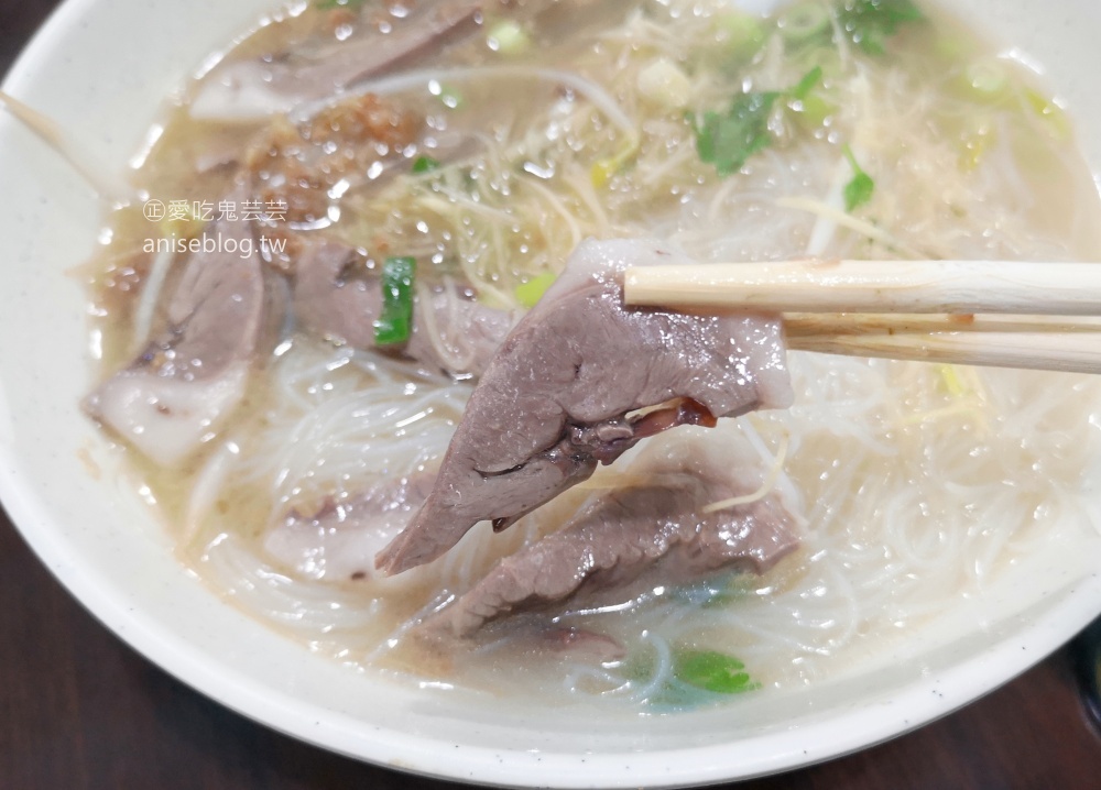 石碇頭骨肉老店，平日下雨天也排隊的好滋味(姊姊食記)