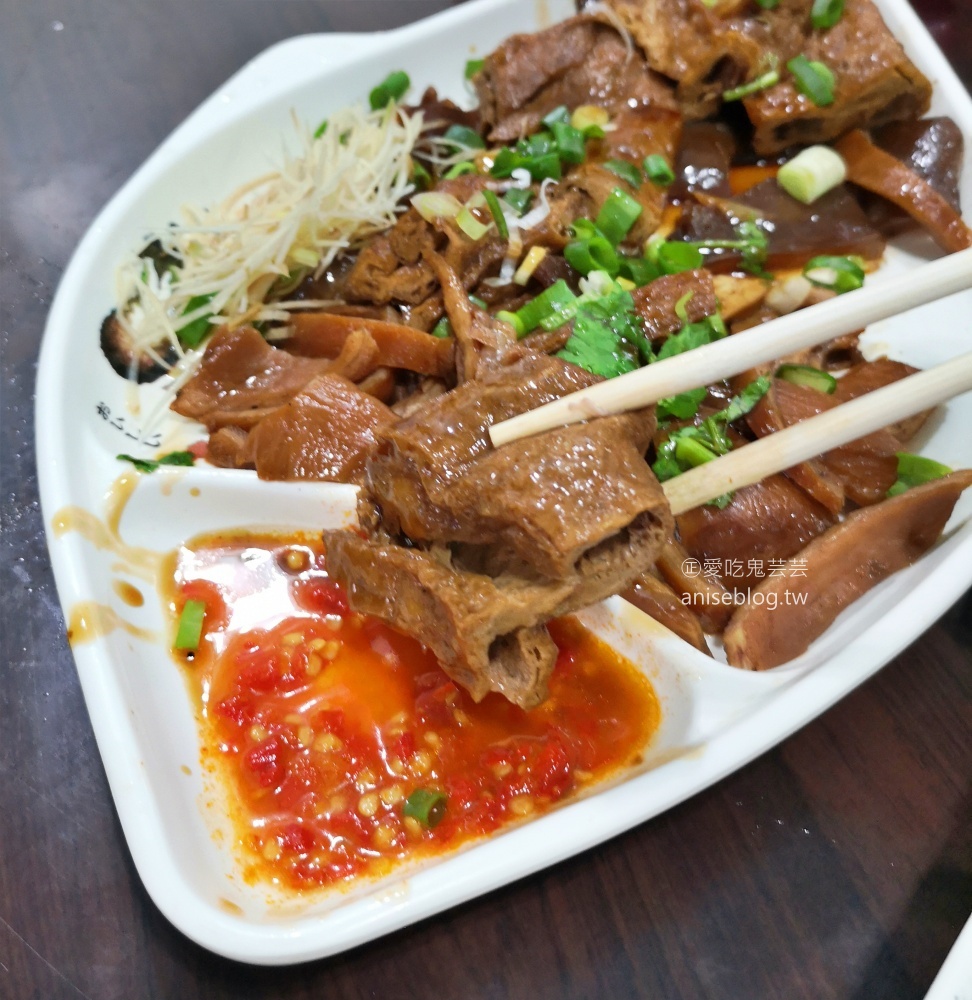 石碇頭骨肉老店，平日下雨天也排隊的好滋味(姊姊食記)