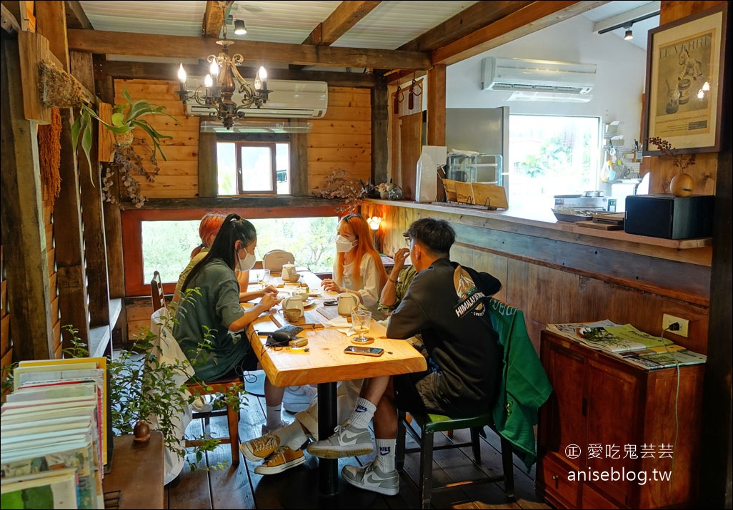 捌㡯珈琲，頭城鐵道旁日式建築木屋咖啡廳