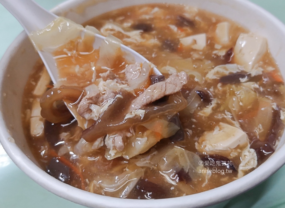 竹林口小吃，大份量排骨炒飯很滿足，永和四號公園永安市場站美食(姊姊食記)