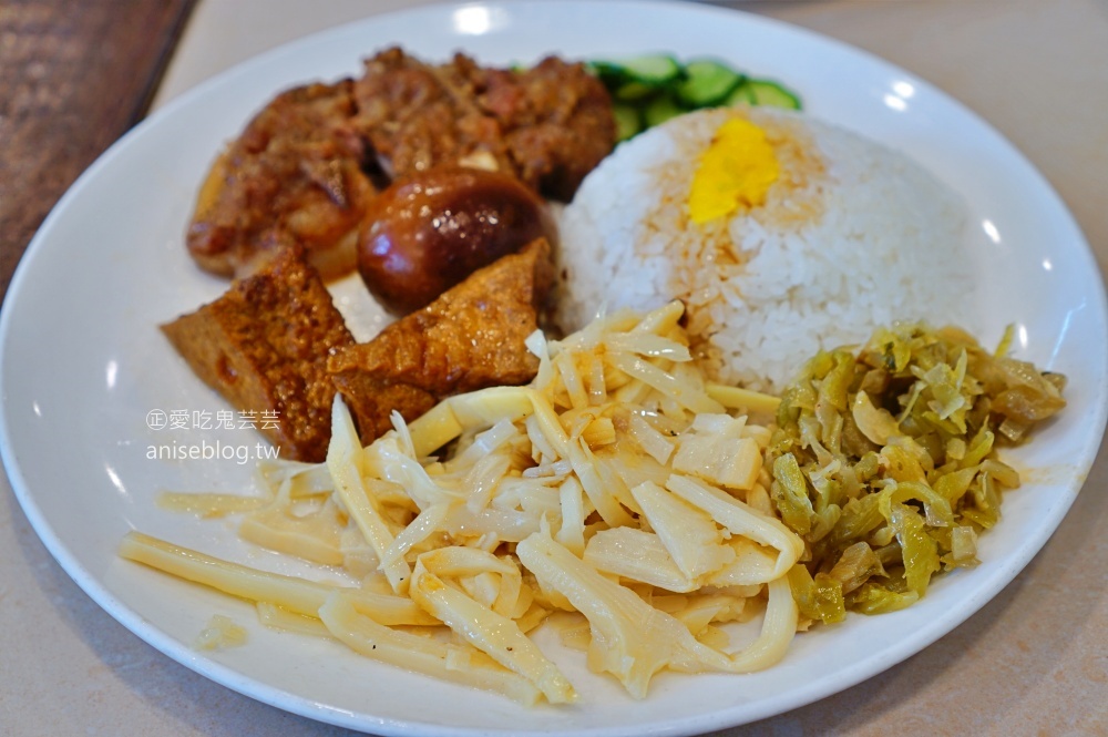 下港米糕排骨酥，永和樂華夜市排隊小吃，永安市場站美食(姊姊食記)