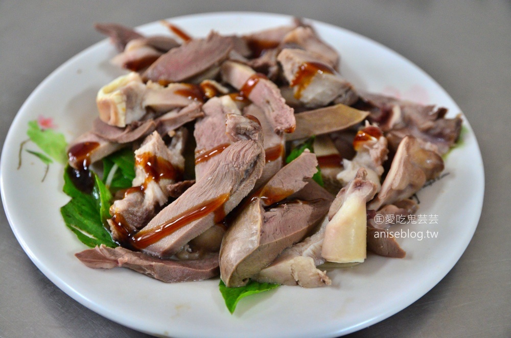 游記米粉湯，份量十足的黑白切小菜，三重在地人氣美食(姊姊食記)